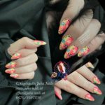 bunte Sommernägel mit Pinselmalerei Nailart
