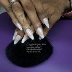 Mandelform Nails